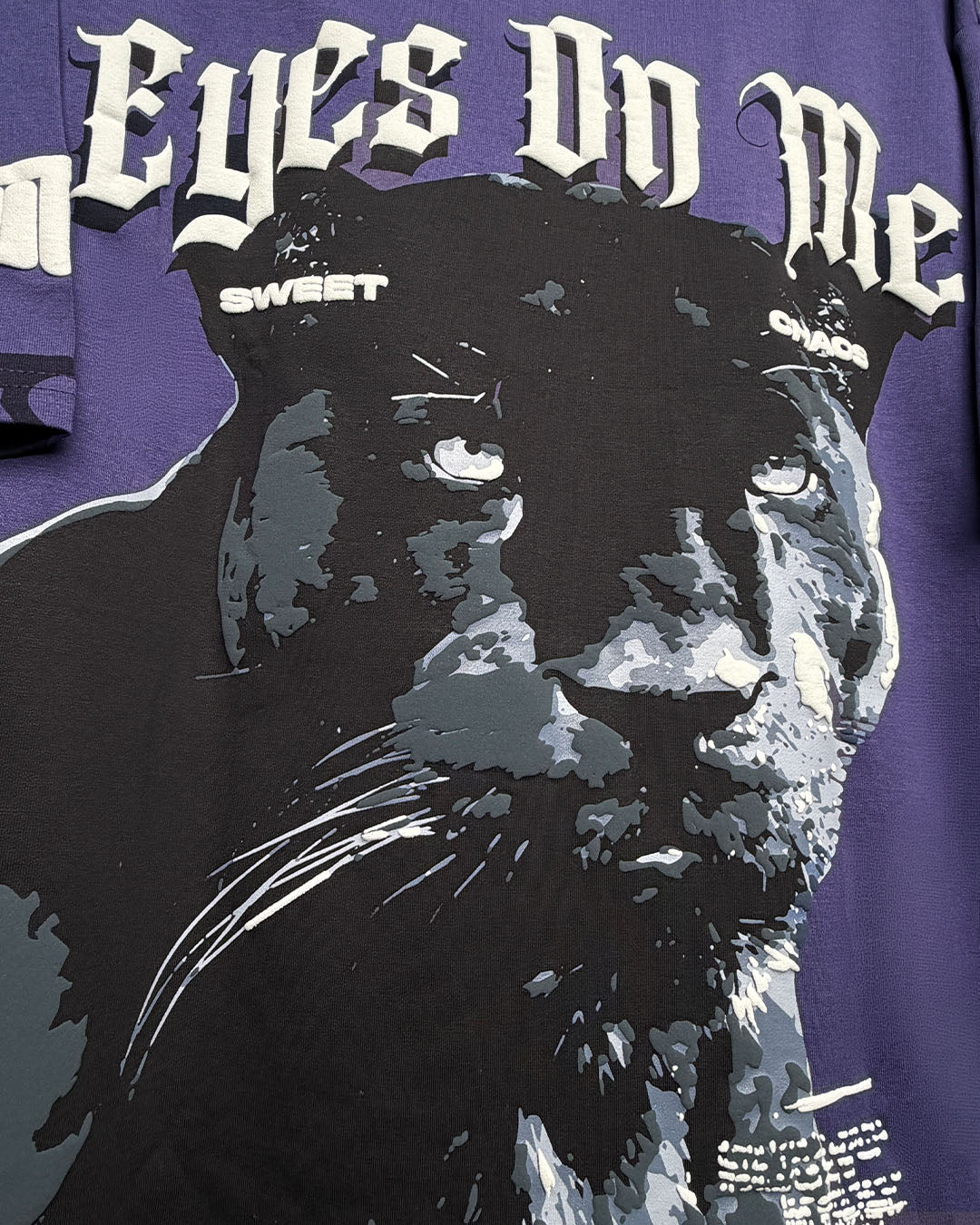 Eyes On  Me Heavyweight T-shirt